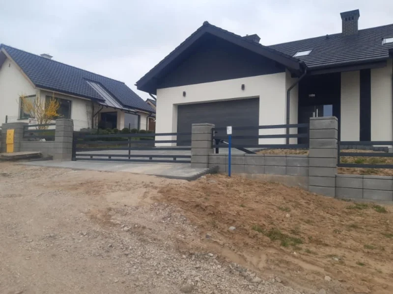 Zdjęcie - projekt ogrodzenia z oddali